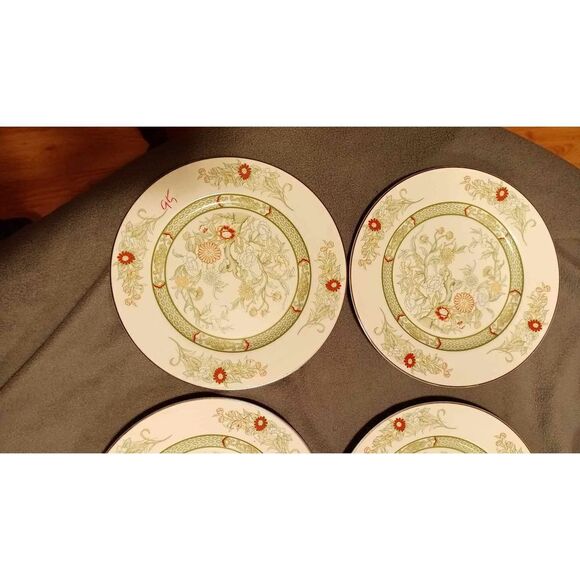 Mikasa Fine China Kabuki 19011 Japan Dinner plates. 6 Total in great condition.